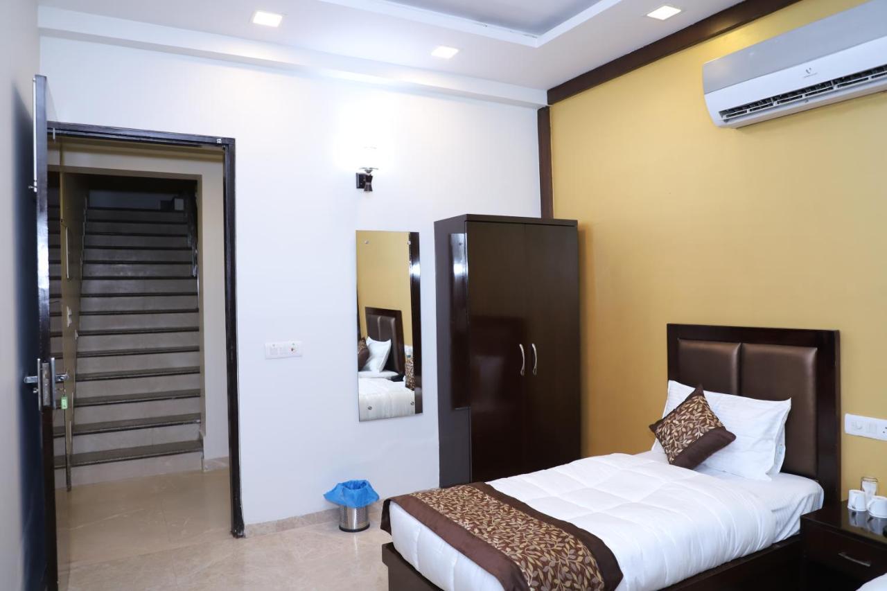 The Luxe Jpm Bed & Breakfast